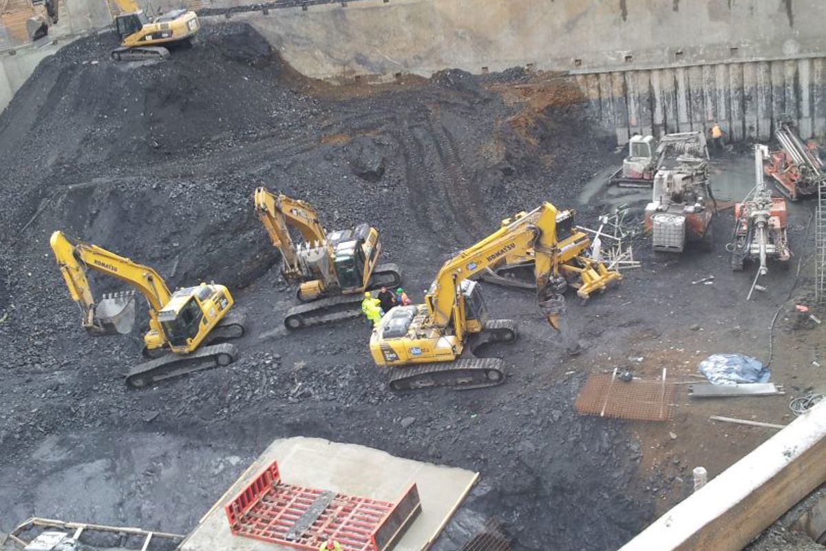 Demolition of the metro vestibule at the Národní Třída station