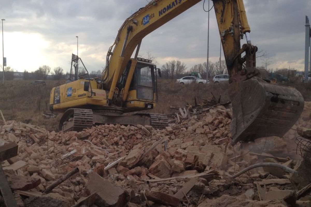 Demolition of the Rustonka center, Prague 8