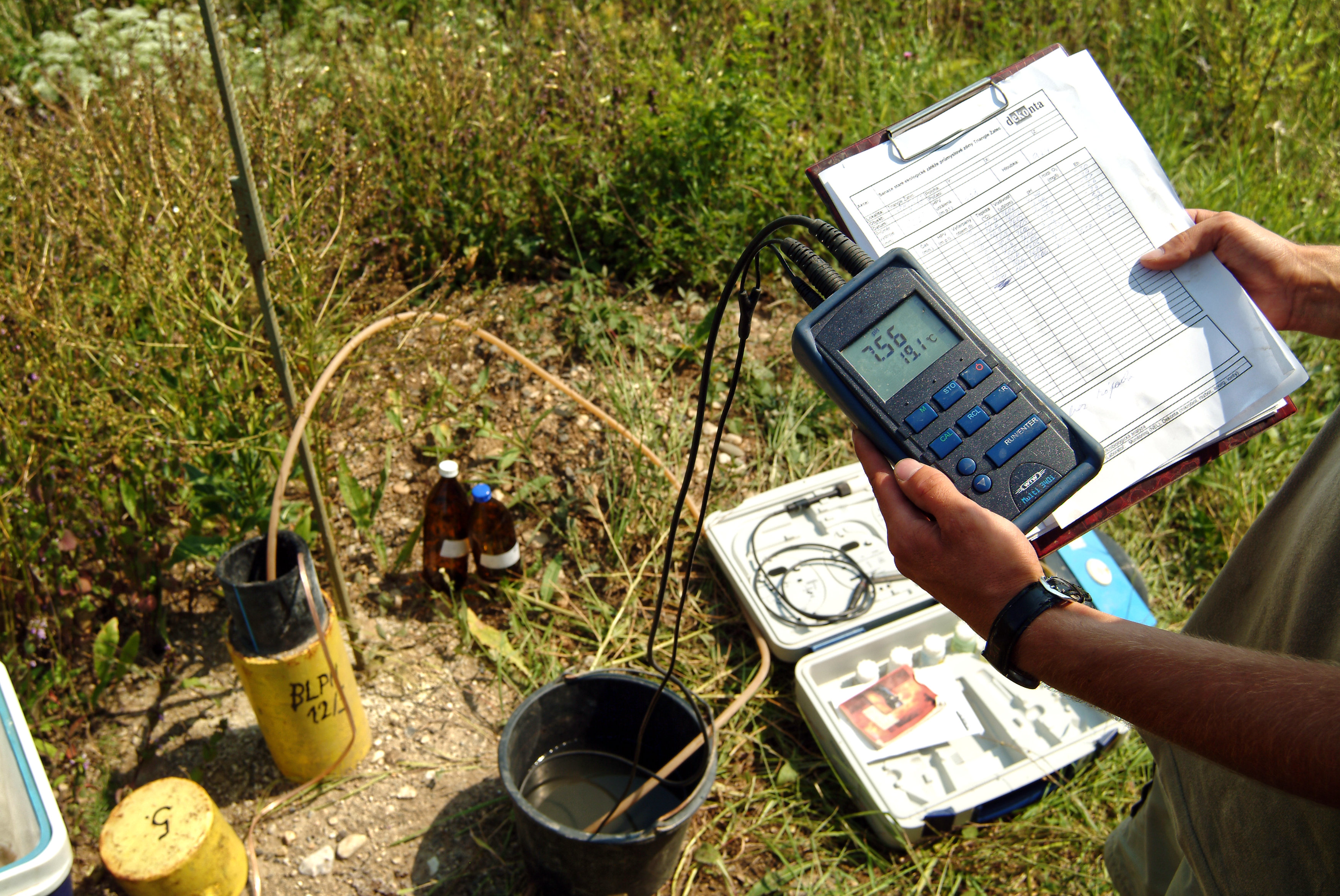 equipment for assessing the degree of contamination